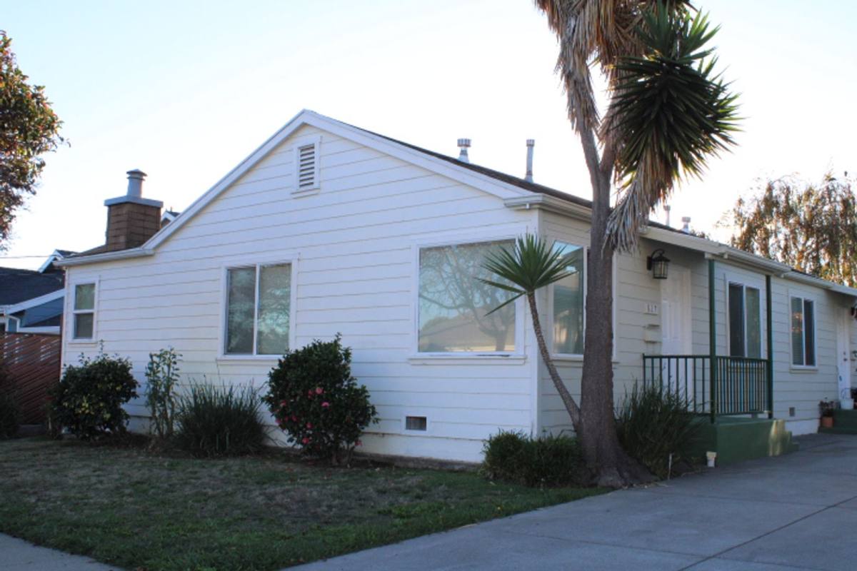 Townhouse for rent at 827-837 33rd St, Richmond, CA 94804