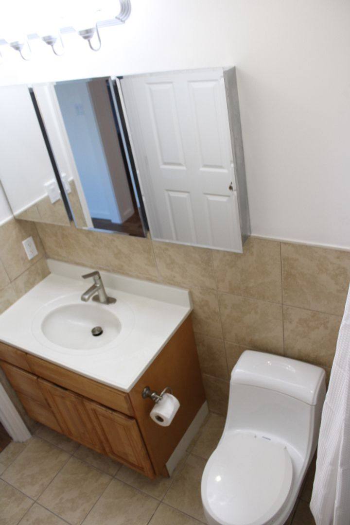 Townhouse for rent at 827-837 33rd St, Richmond, CA 94804