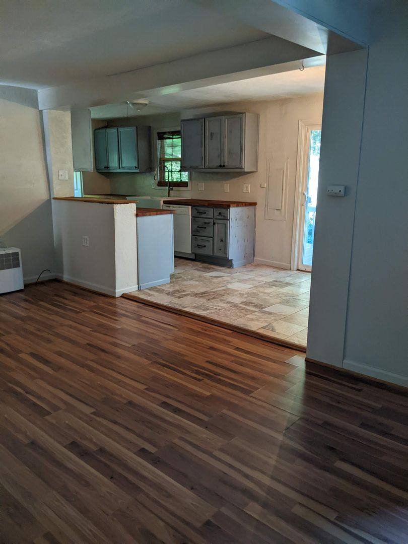 House for rent at 726 Middle Fork Rd, Blowing Rock, NC 28605
