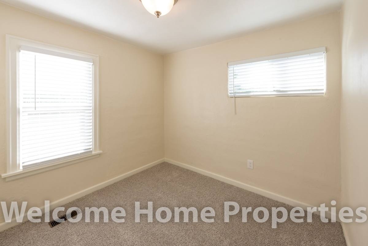 Apartment for rent at 309 SW 6th St, College Place, WA 99324