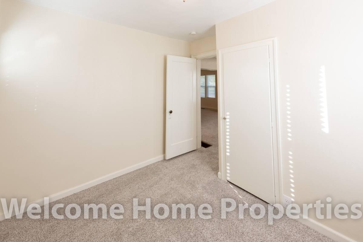 Apartment for rent at 309 SW 6th St, College Place, WA 99324