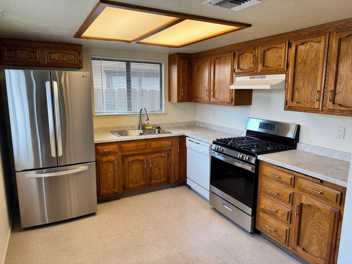Apartment for rent at 134 S Locust St, Ridgecrest, CA 93555