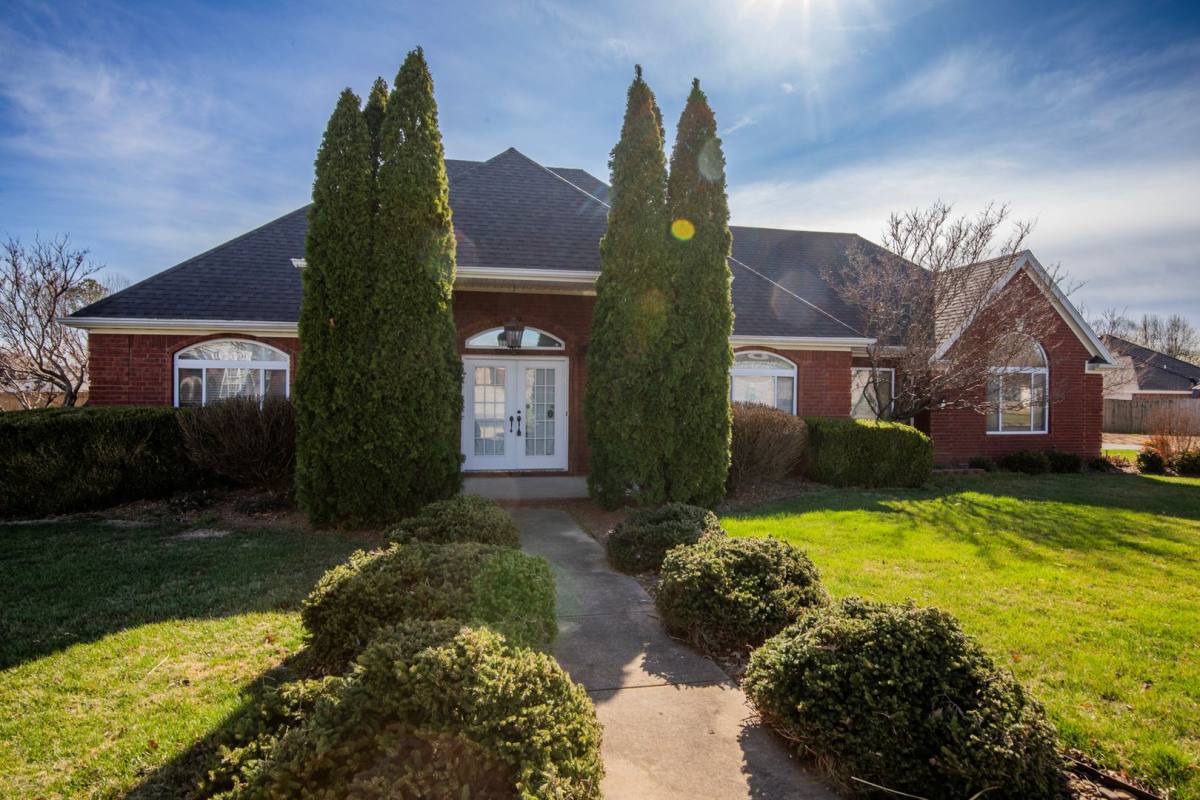 House for rent at 115 NW Orchard Way, Bentonville, AR 72712