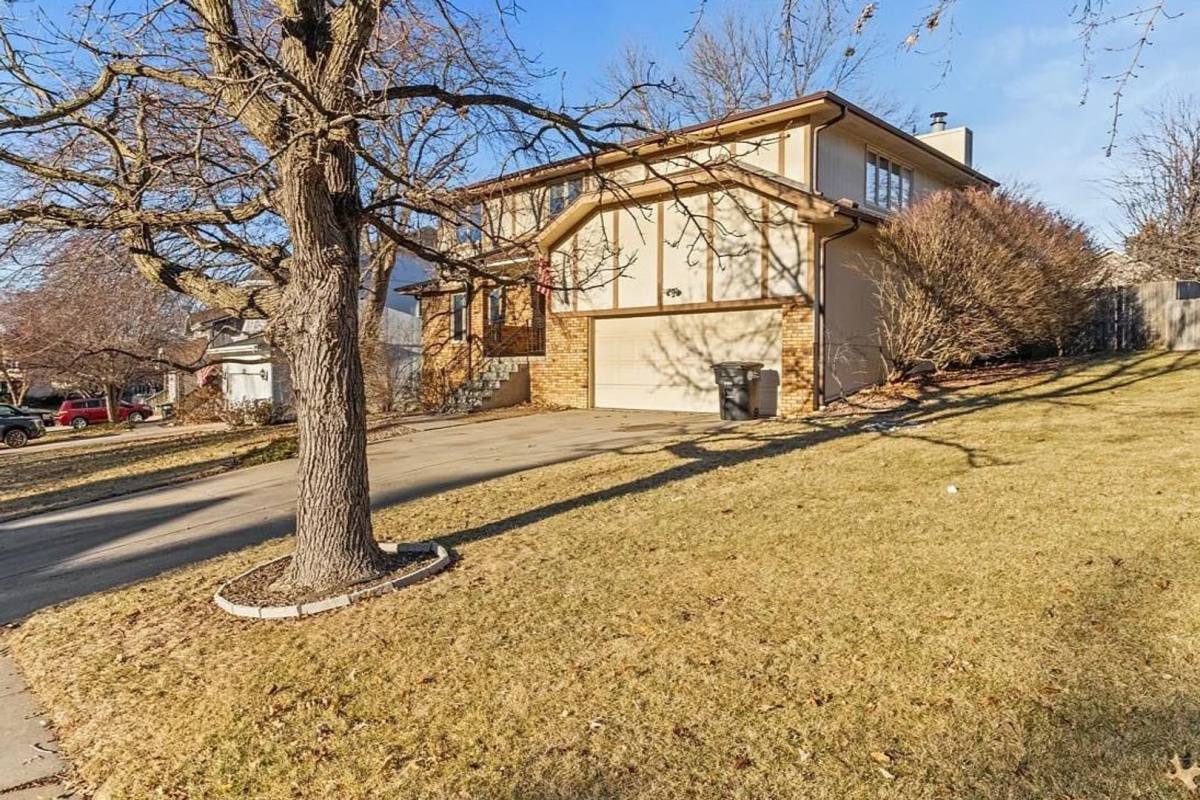 House for rent at 15412 Shirley St, Omaha, NE 68144