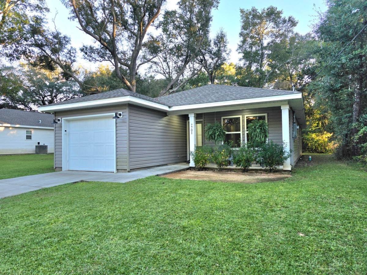 House for rent at 7701 Pontiac Dr, Pensacola, FL 32506