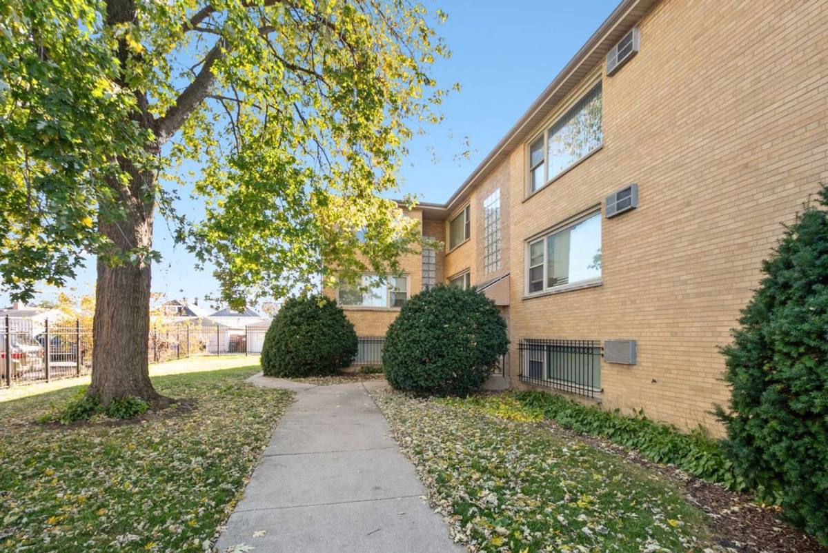 Apartment for rent at 3639 W 63rd St, Chicago, IL 60629