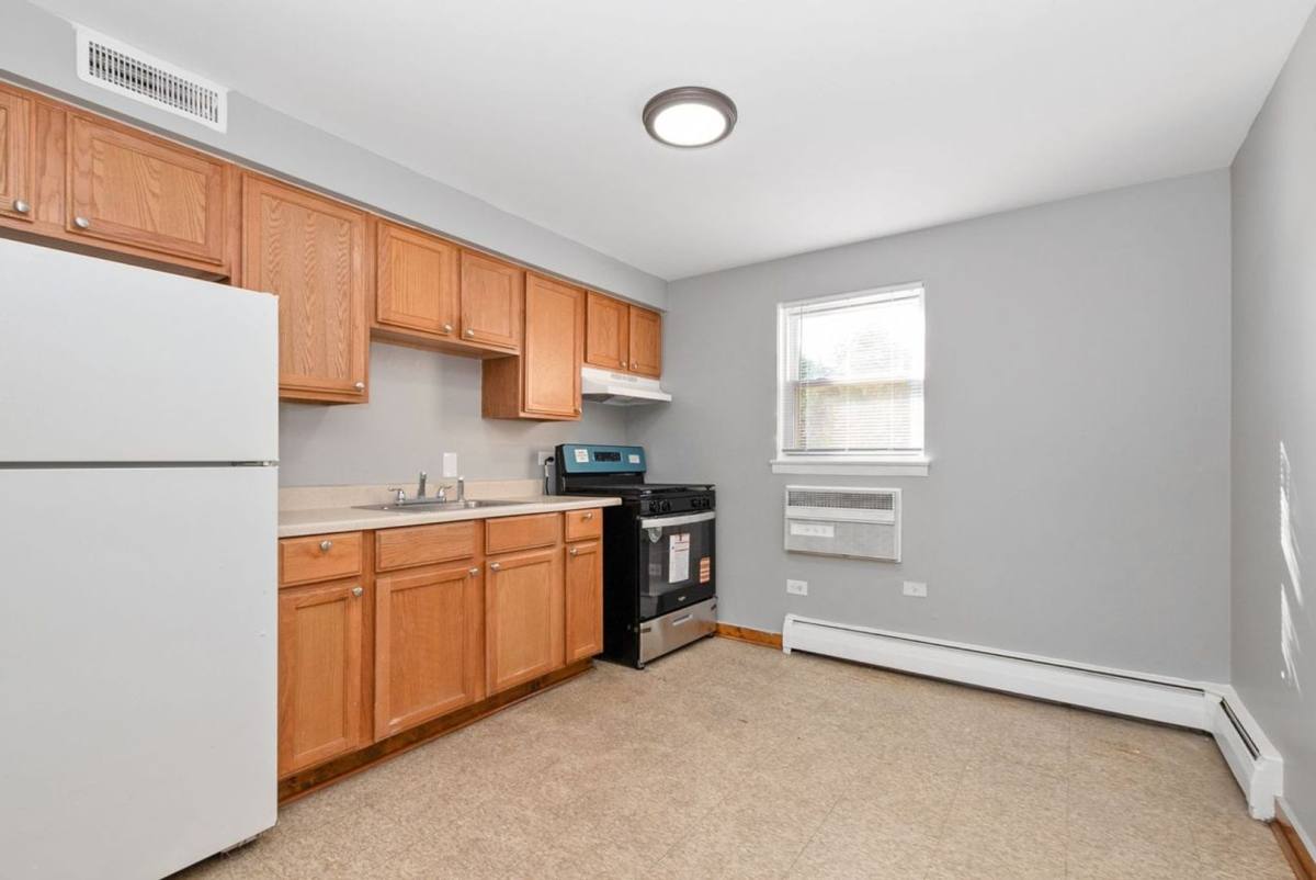 Apartment for rent at 3639 W 63rd St, Chicago, IL 60629