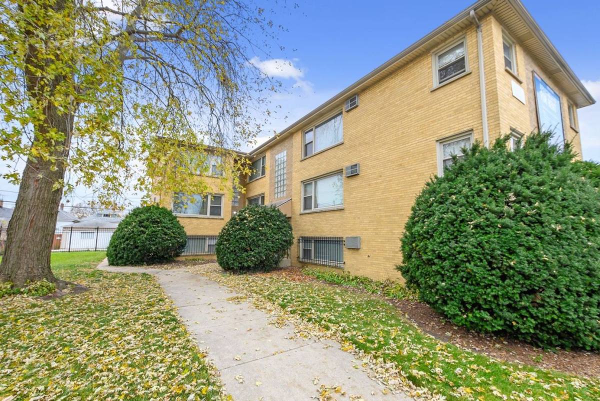 Apartment for rent at 3639 W 63rd St, Chicago, IL 60629
