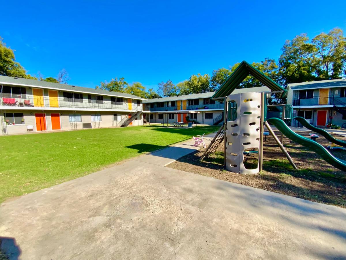 Apartment for rent at 400 Linda Dr, San Marcos, TX 78666