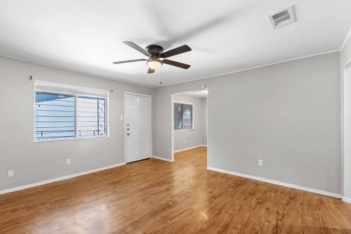Apartment for rent at 400 Linda Dr, San Marcos, TX 78666