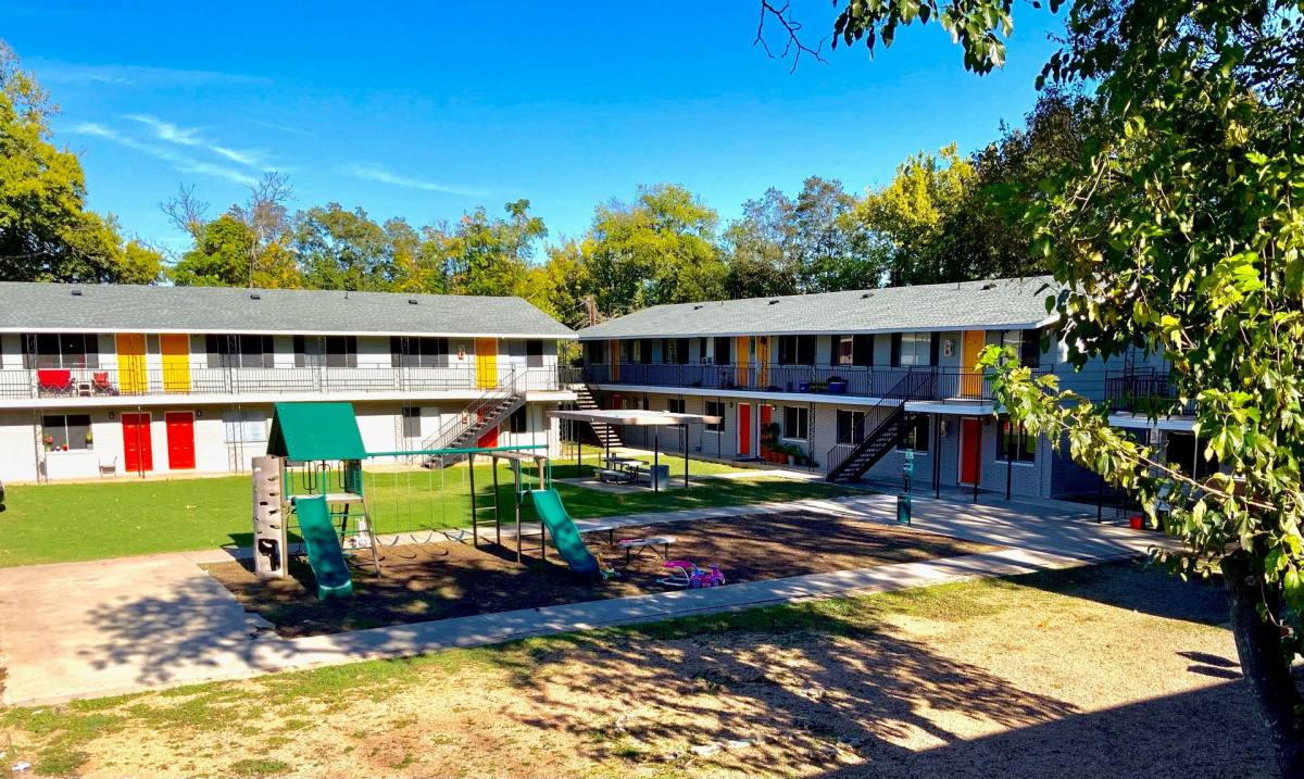 Apartment for rent at 400 Linda Dr, San Marcos, TX 78666