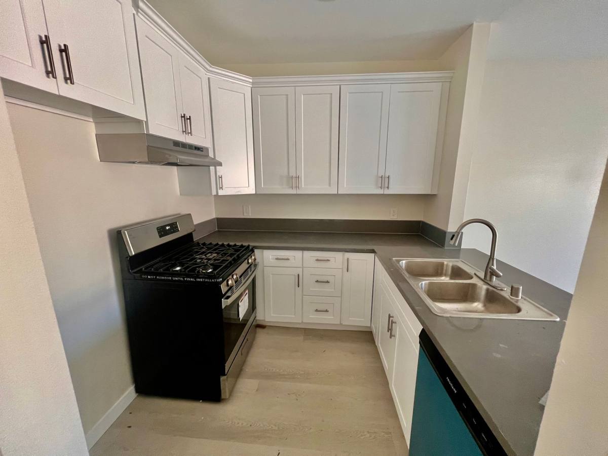 Apartment for rent at 10051 Pinewood Ave, Tujunga, CA 91042