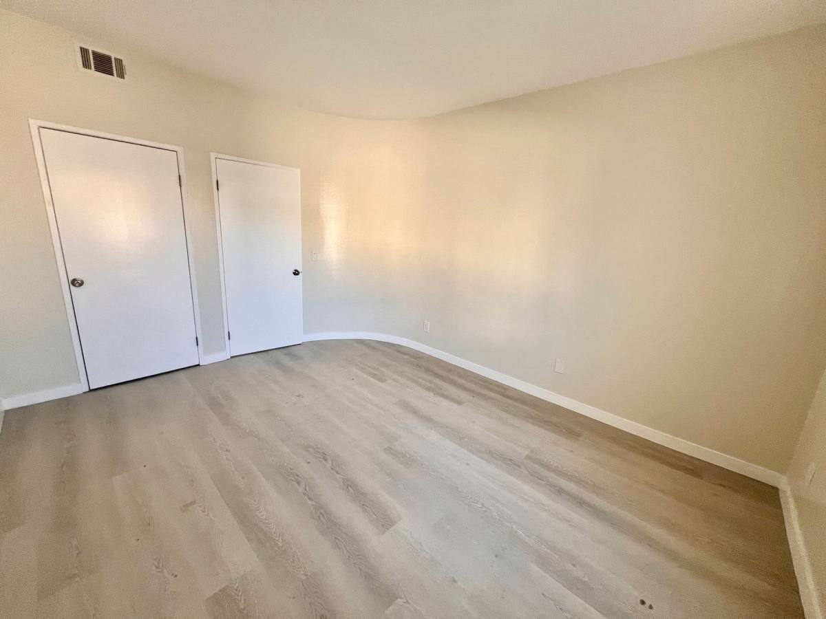 Apartment for rent at 10051 Pinewood Ave, Tujunga, CA 91042