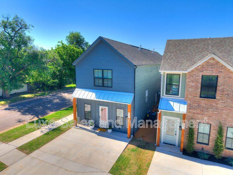 Townhouse for rent at 600 W 2nd St #100, Edmond, OK 73003