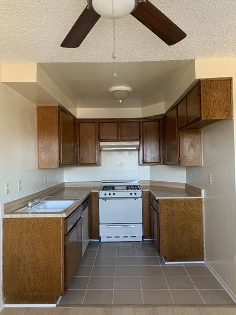 Apartment for rent at 13415 Doty Ave, Hawthorne, CA 90250