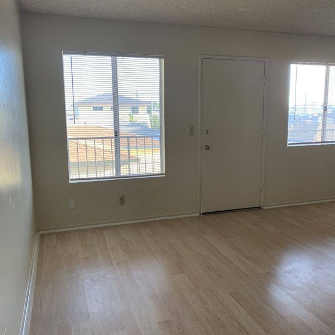 Apartment for rent at 13415 Doty Ave, Hawthorne, CA 90250