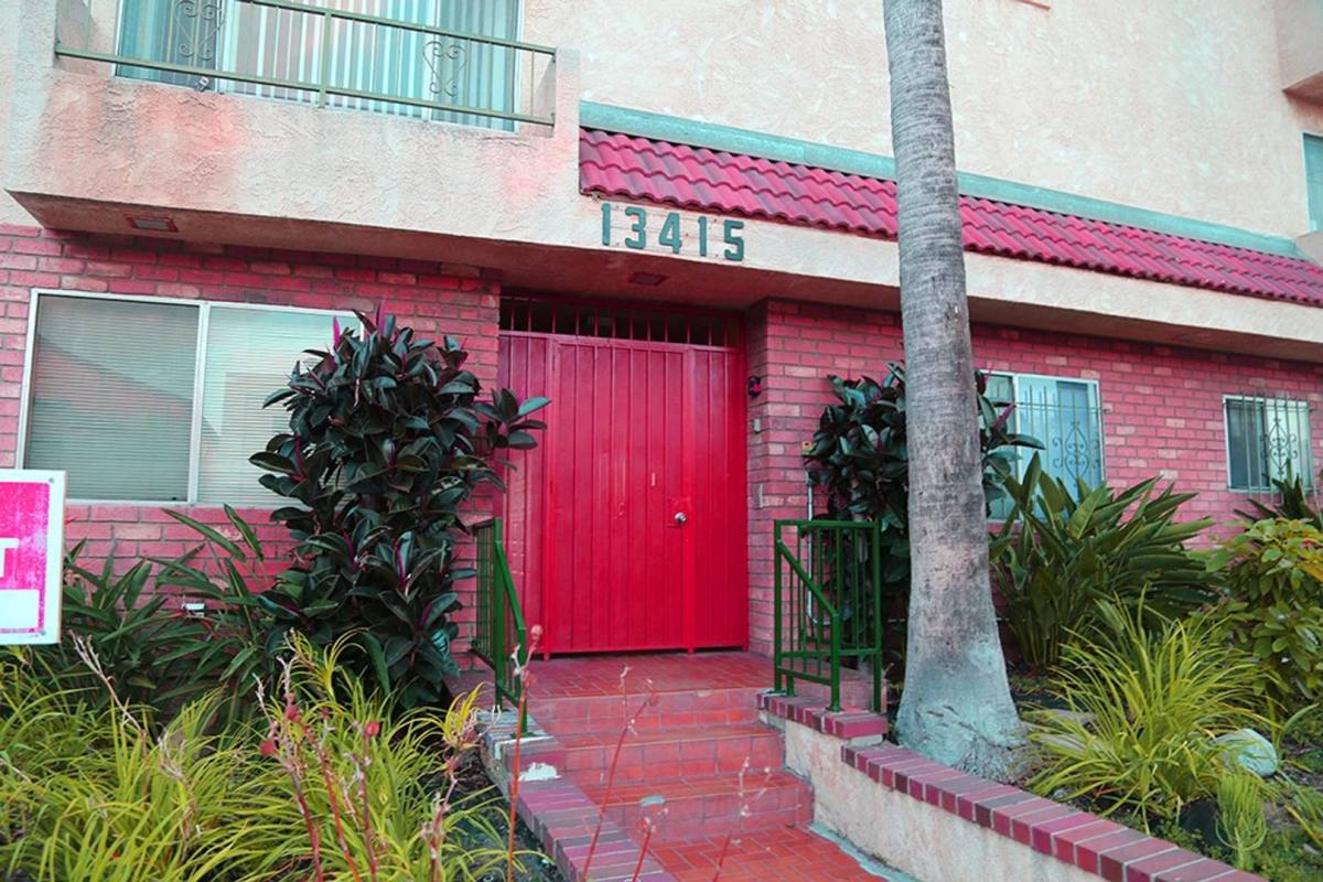 Apartment for rent at 13415 Doty Ave, Hawthorne, CA 90250