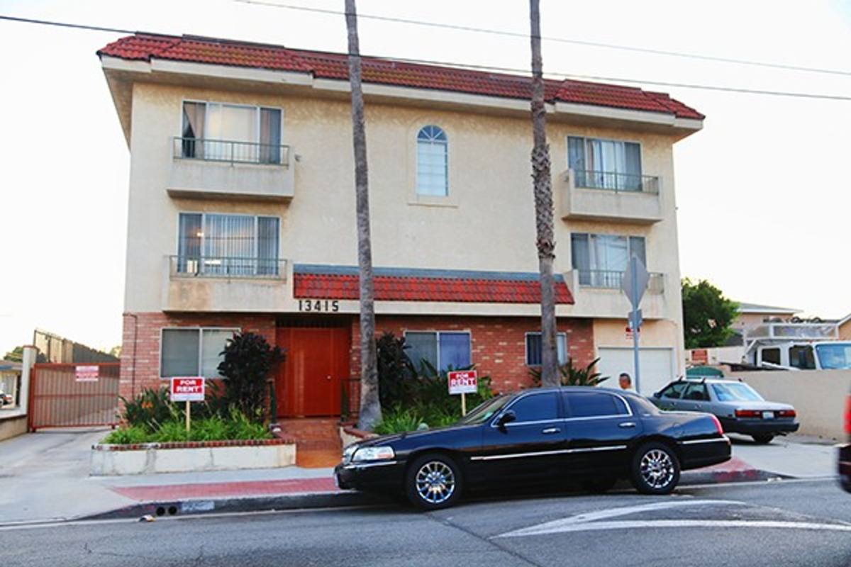 Apartment for rent at 13415 Doty Ave, Hawthorne, CA 90250