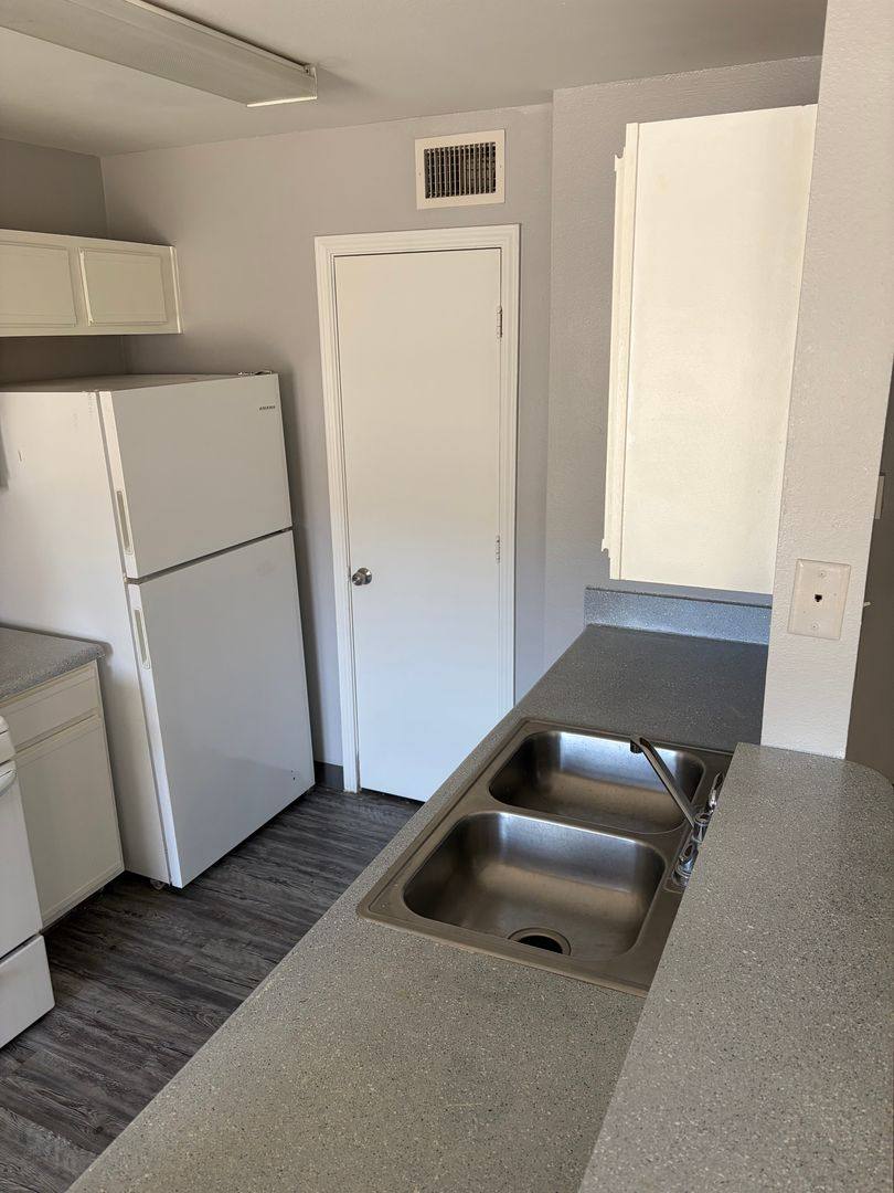 Apartment for rent at 901 E Thomas, Pharr, TX 78577
