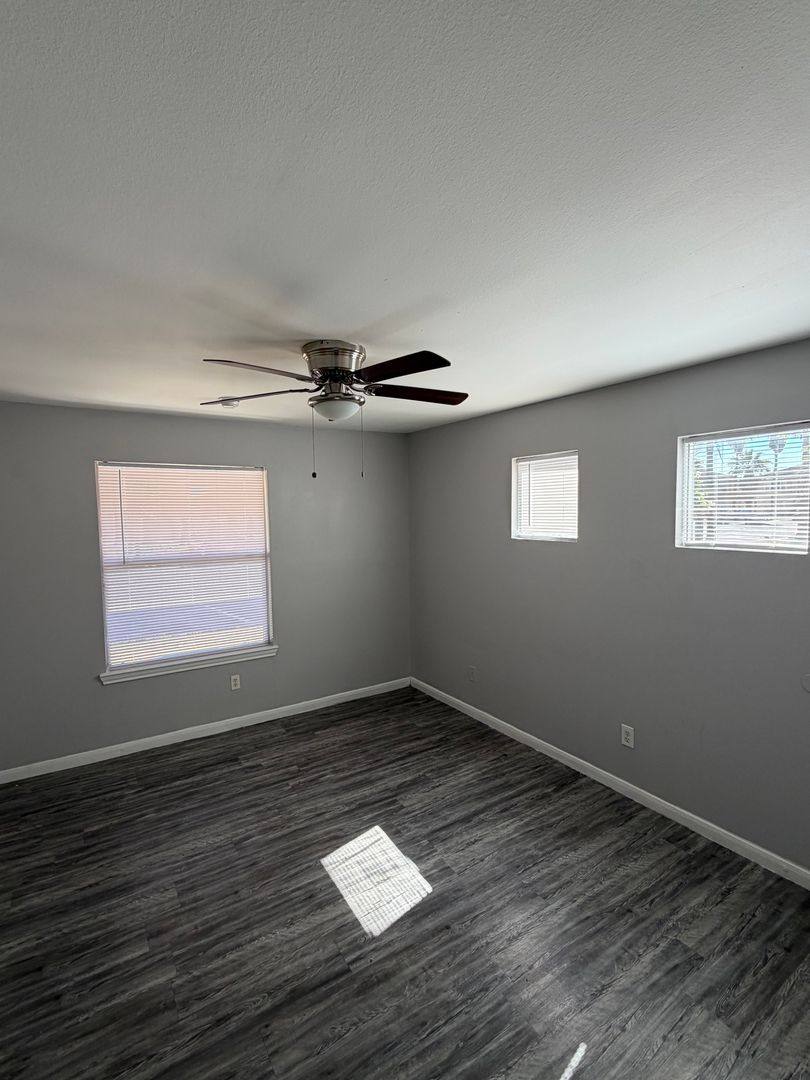 Apartment for rent at 901 E Thomas, Pharr, TX 78577