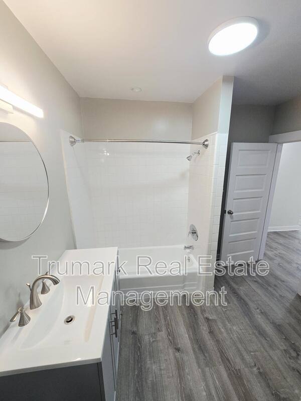 Apartment for rent at 433 W Garfield Ave, Glendale, CA 91204