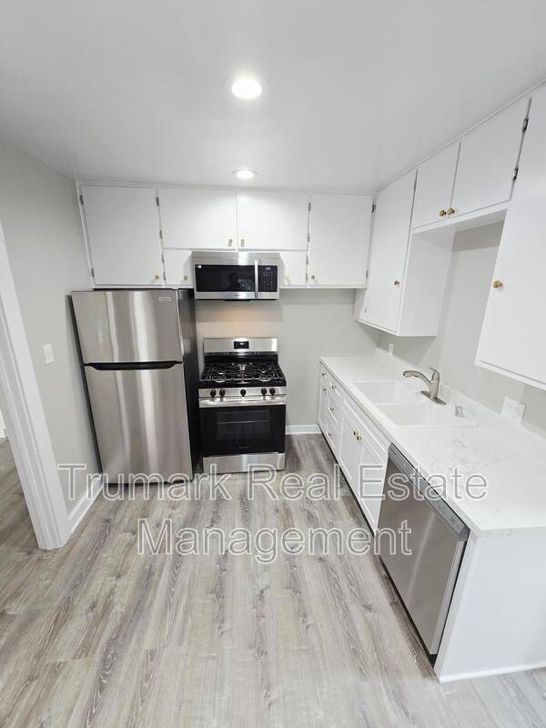 Apartment for rent at 433 W Garfield Ave, Glendale, CA 91204