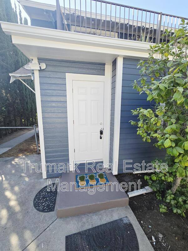 Apartment for rent at 433 W Garfield Ave, Glendale, CA 91204