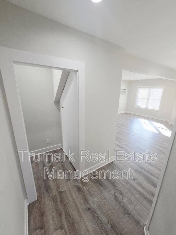 Apartment for rent at 433 W Garfield Ave, Glendale, CA 91204