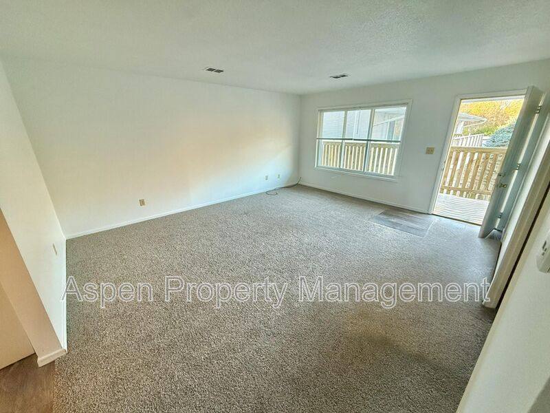 Apartment for rent at 2101 Division St #7, Burlington, IA 52601