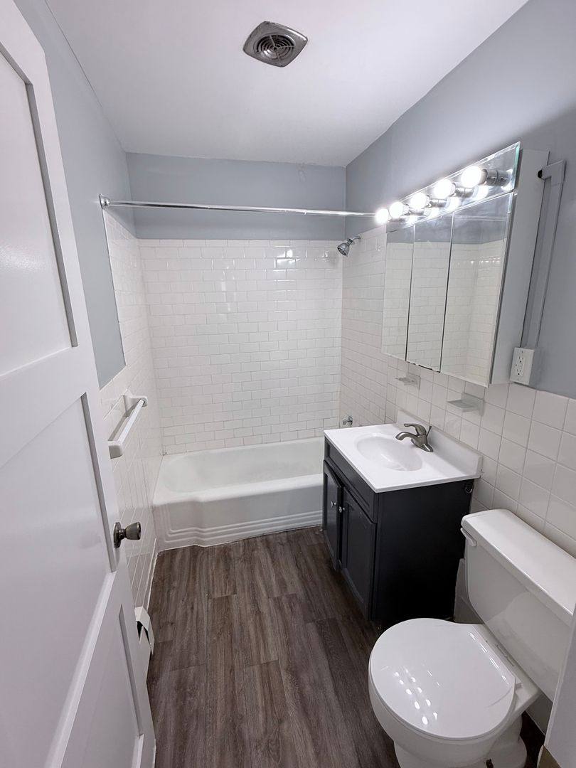 Apartment for rent at 470 English St, Saint Paul, MN 55106