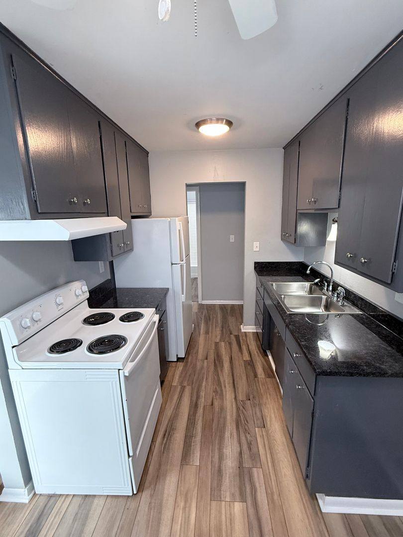 Apartment for rent at 470 English St, Saint Paul, MN 55106
