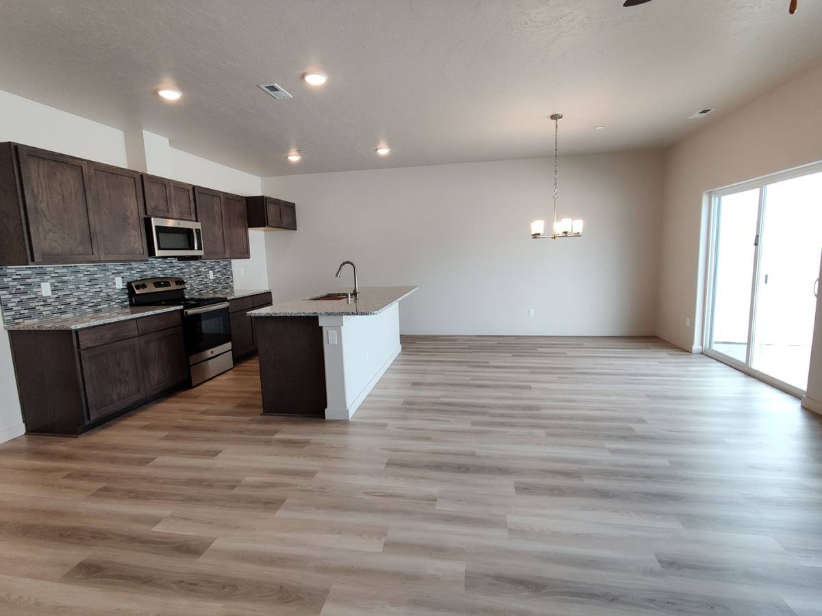 Townhouse for rent at 3918 W 5th Place, Kennewick, WA 99337