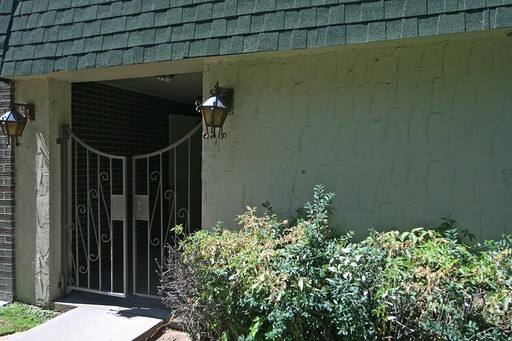 Apartment for rent at 3535 S Pearl St, Englewood, CO 80113