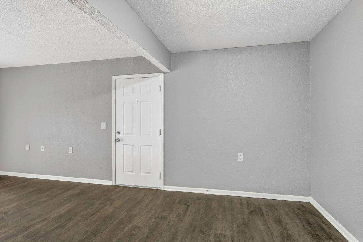 Apartment for rent at 1105 Fairway Dr, Richmond, MO 64085
