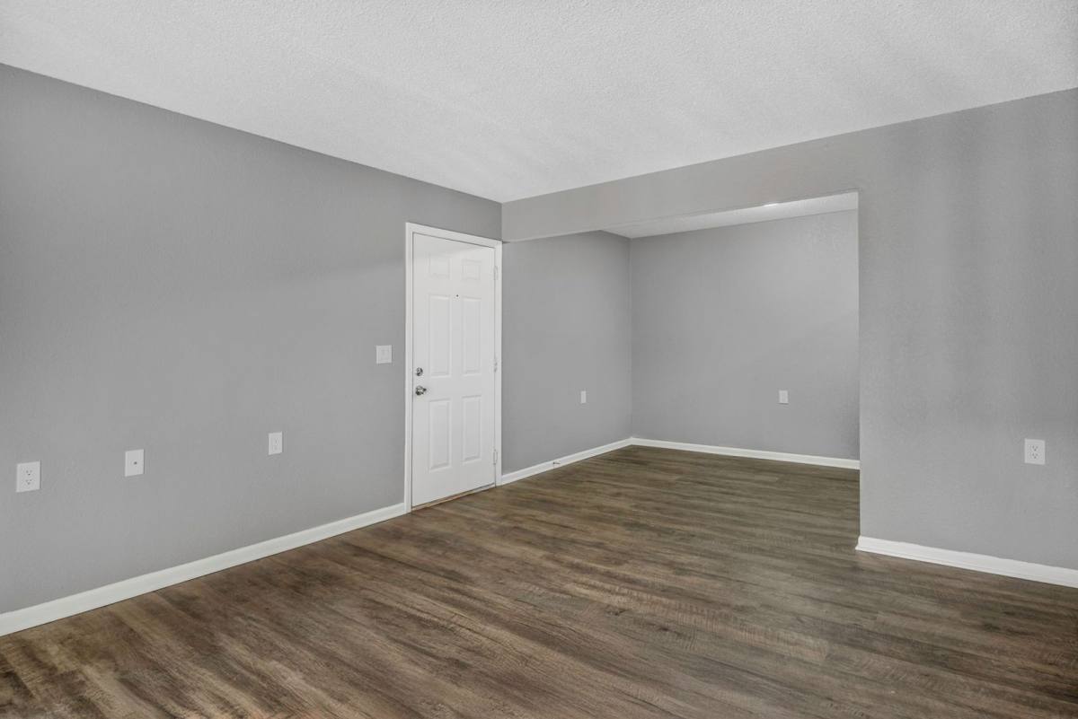 Apartment for rent at 1105 Fairway Dr, Richmond, MO 64085