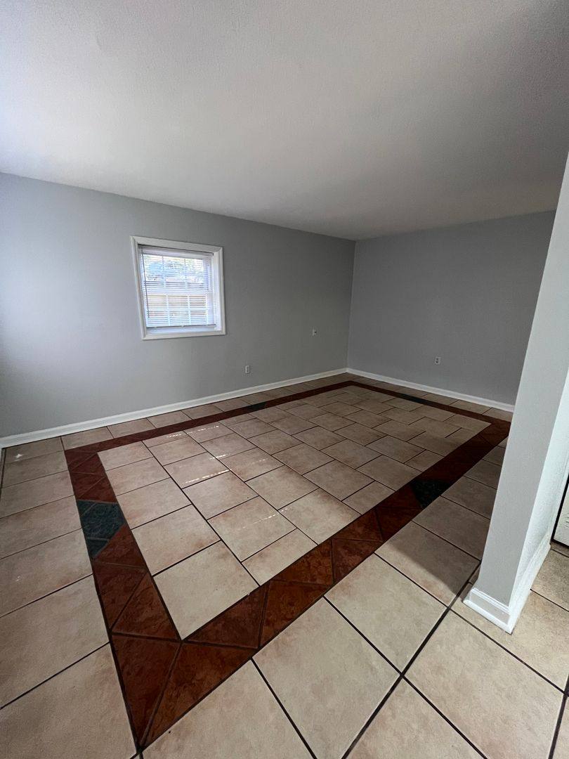Apartment for rent at 1861 Ivy Lane, Tallahassee, FL 32304