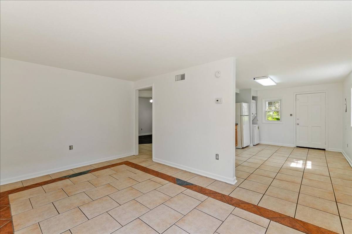 Apartment for rent at 1861 Ivy Lane, Tallahassee, FL 32304