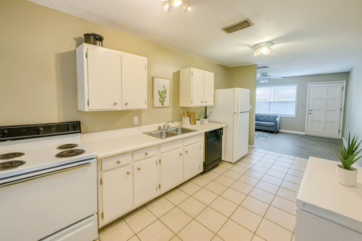 Apartment for rent at 1857 Ivy Lane, Tallahassee, FL 32304
