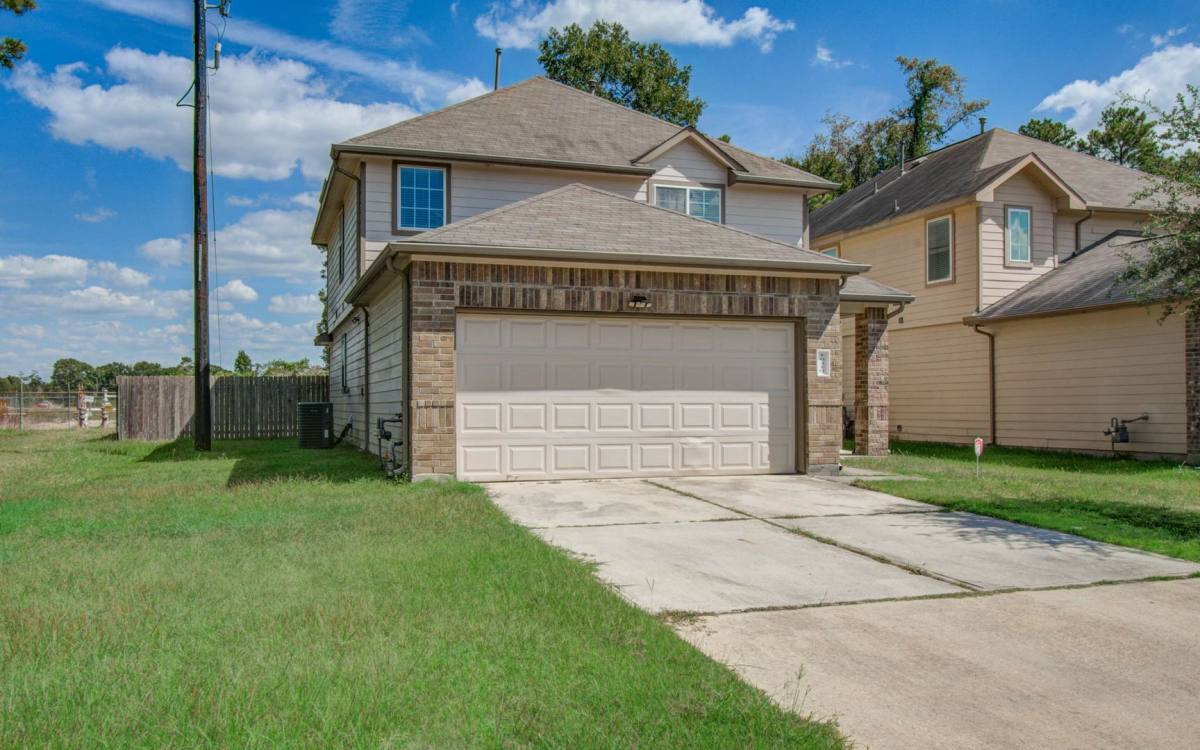 House for rent at 10410 Solitude Way, Houston, TX 77044