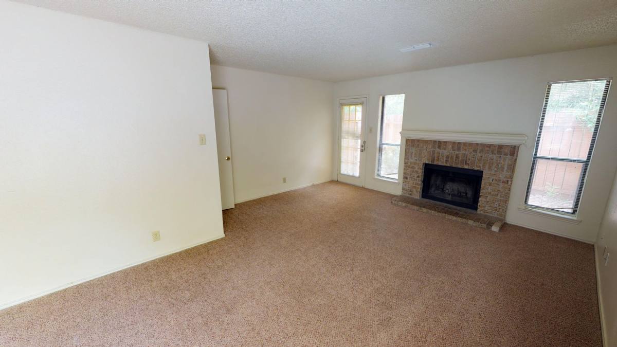 Townhouse for rent at 521 W Sycamore St, Denton, TX 76201