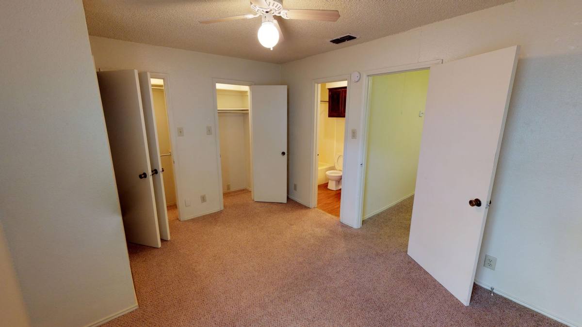Townhouse for rent at 521 W Sycamore St, Denton, TX 76201
