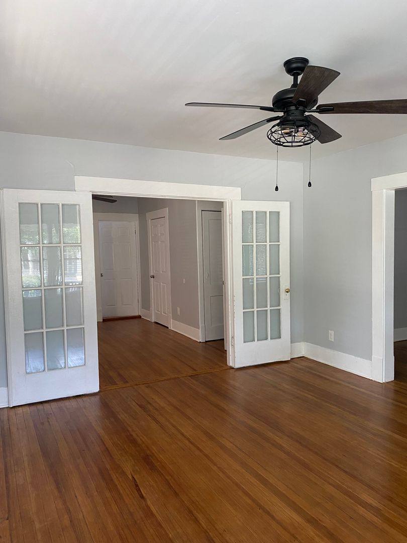 Apartment for rent at 318 E Park Ave, San Antonio, TX 78212