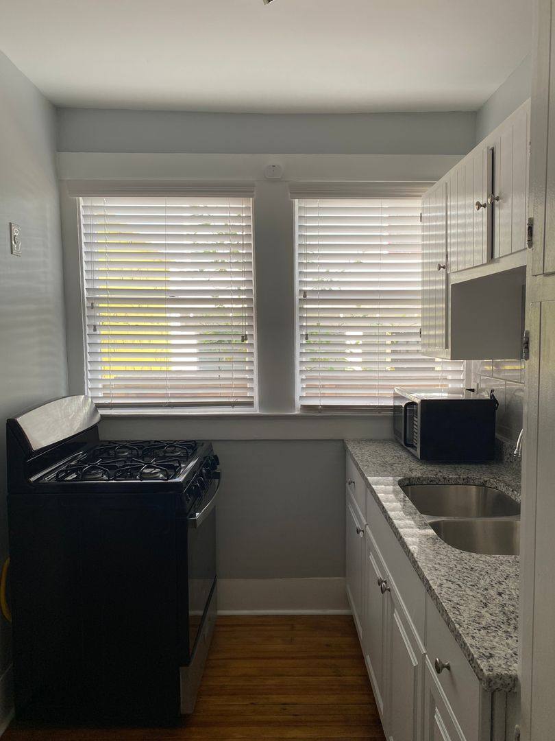 Apartment for rent at 318 E Park Ave, San Antonio, TX 78212