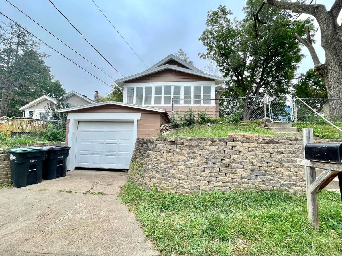 House for rent at 5315 S 57th St, Omaha, NE 68117