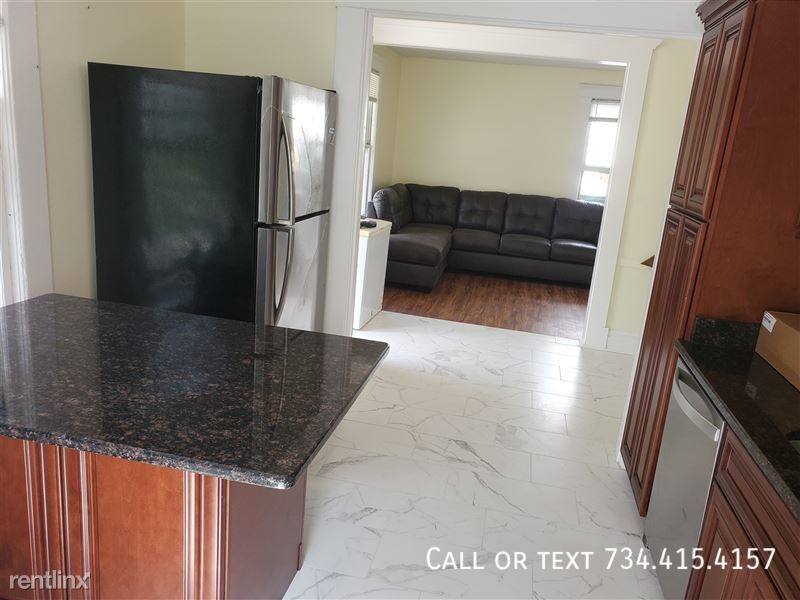 Apartment for rent at 426 S Fourth Ave #2, Ann Arbor, MI 48104