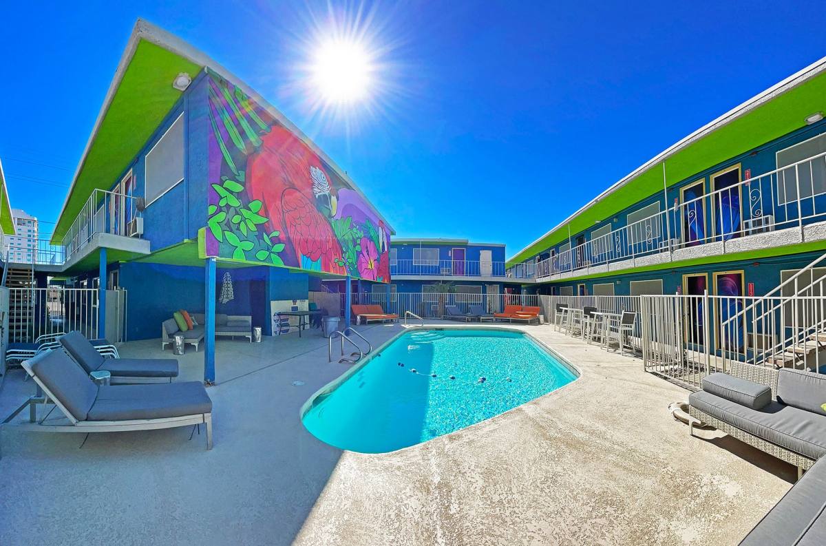 Apartment for rent at 915 S Casino Center Blvd, Las Vegas, NV 89101