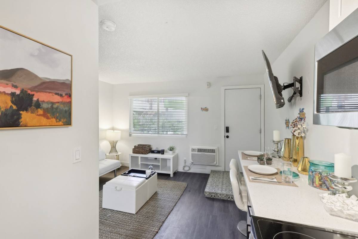 Apartment for rent at 915 S Casino Center Blvd, Las Vegas, NV 89101