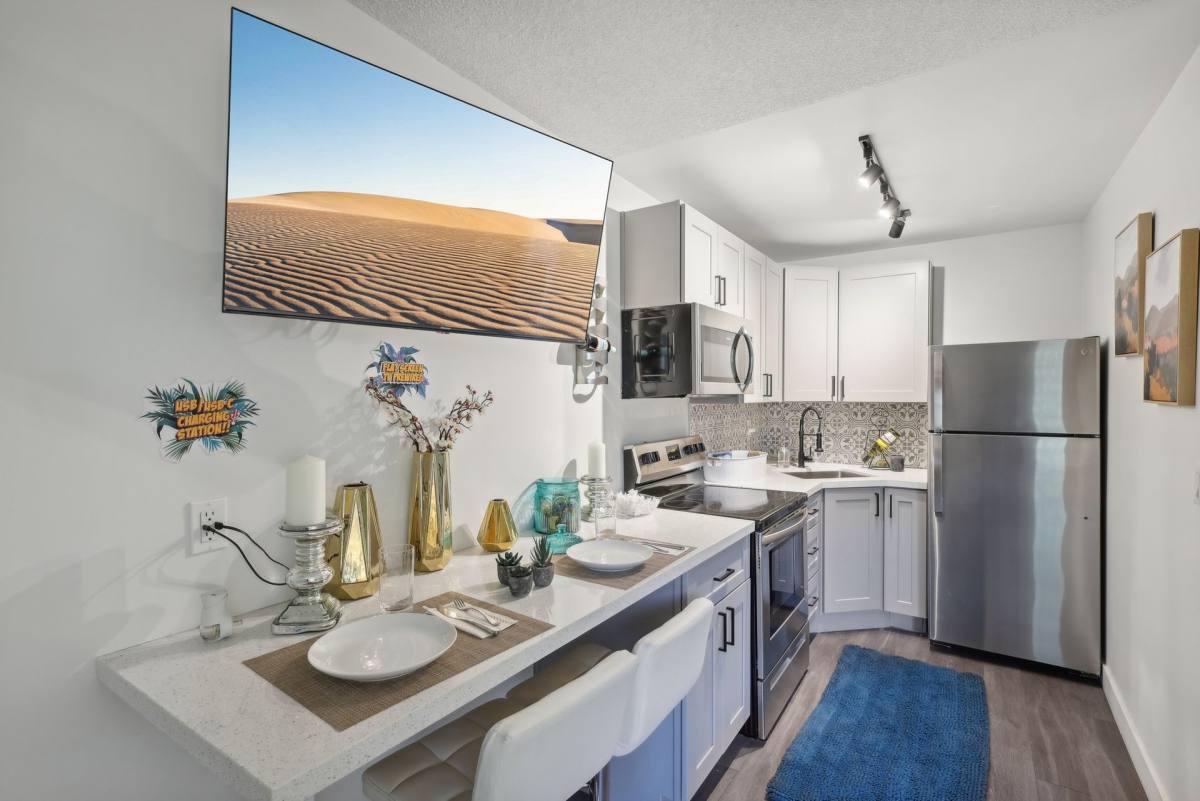 Apartment for rent at 915 S Casino Center Blvd, Las Vegas, NV 89101