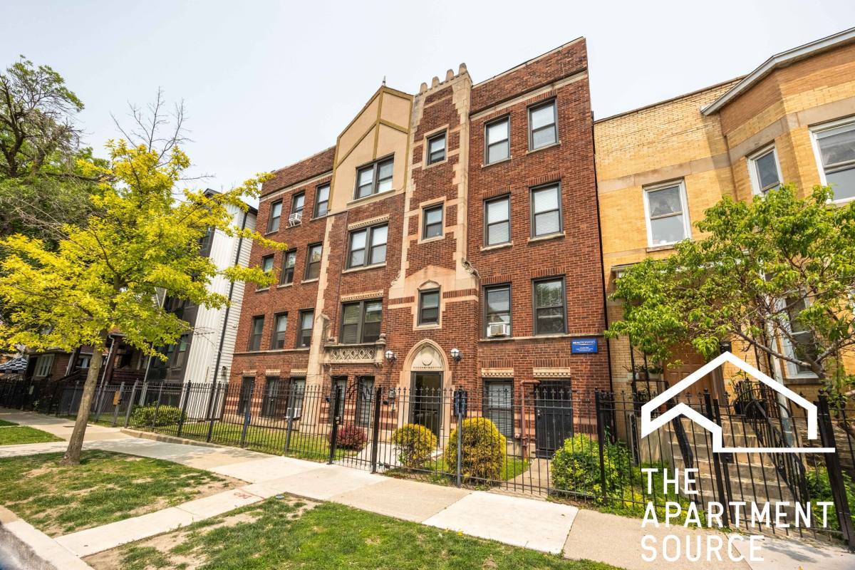 Apartment for rent at 2834 W Palmer St, Chicago, IL 60647
