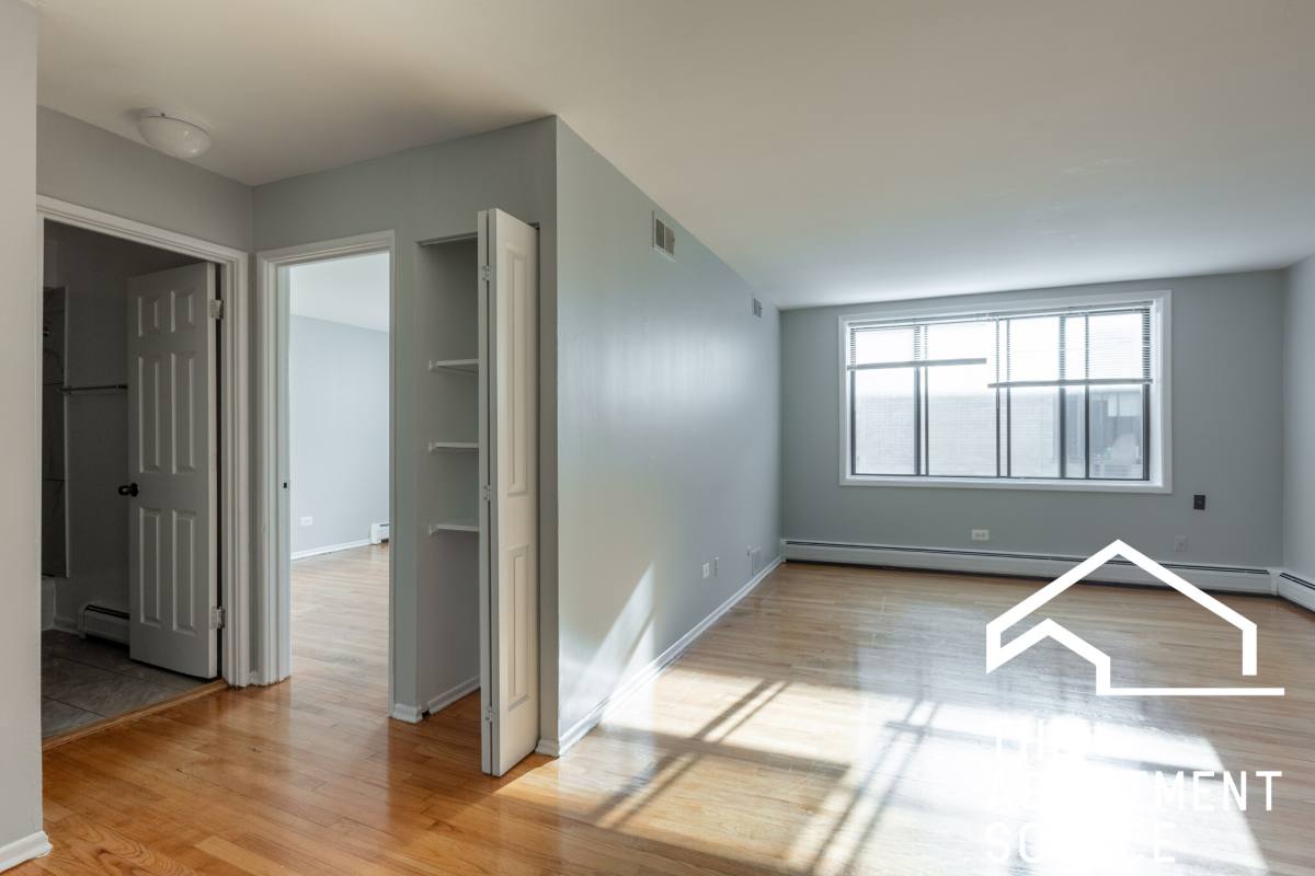 Apartment for rent at 1515 W Morse Ave, Chicago, IL 60626